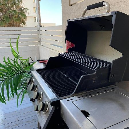 דירת סטודיו יפיפיה על גג ומרפסת שמש ברחוב הירקון Apartment Тел Авив Екстериор снимка